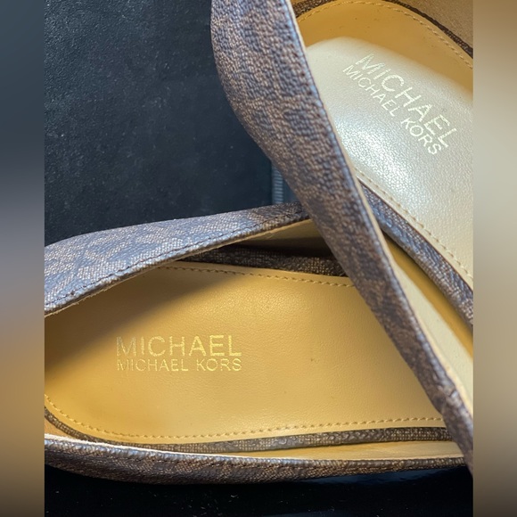 New Michael Kors Jet Set Heels - Picture 2 of 9